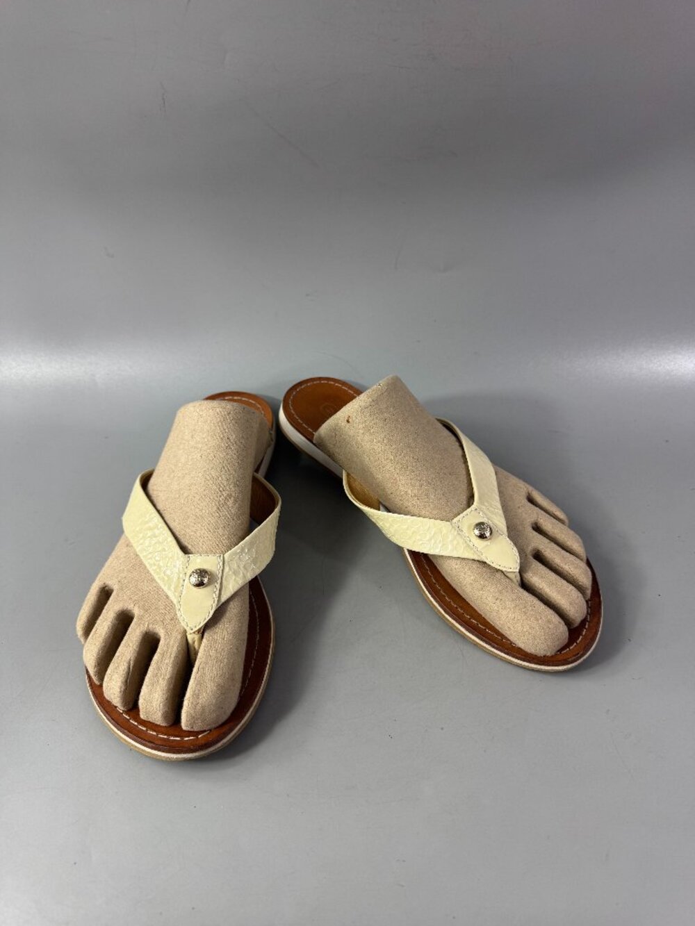 Coach Yellow Patent Leather CC Logo Embossed Leather Thong Sandals, Size 8 B